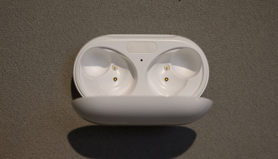 Trên tay nhanh Samsung Galaxy Buds+