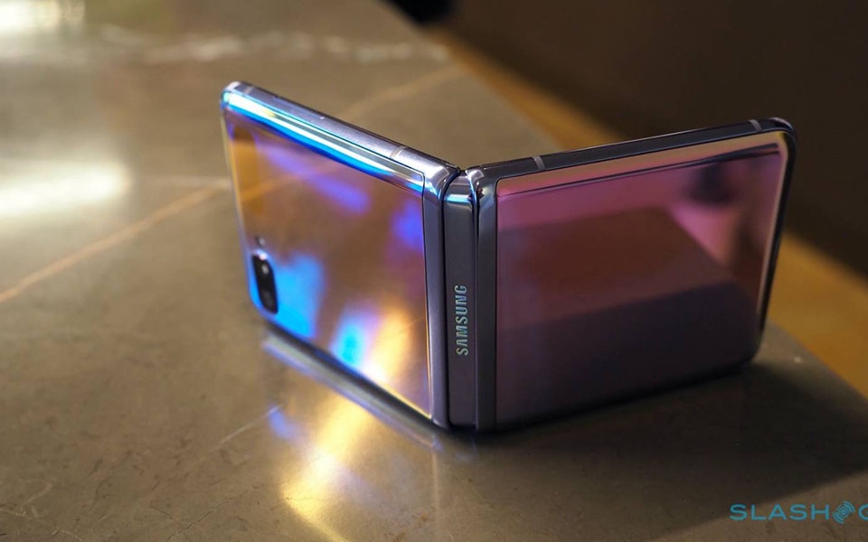 Samsung Galaxy Z Flip: Tiên phong về công nghệ màn hình