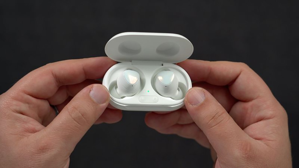 So sánh Galaxy Buds+ với AirPods và AirPods Pro (ảnh 2)