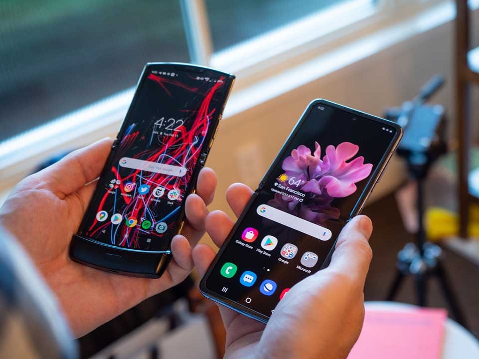 Samsung Galaxy Z Flip vs Motorola Razr