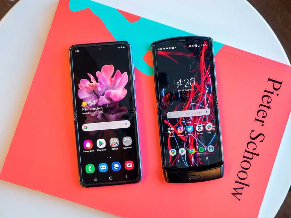 Samsung Galaxy Z Flip vs Motorola Razr