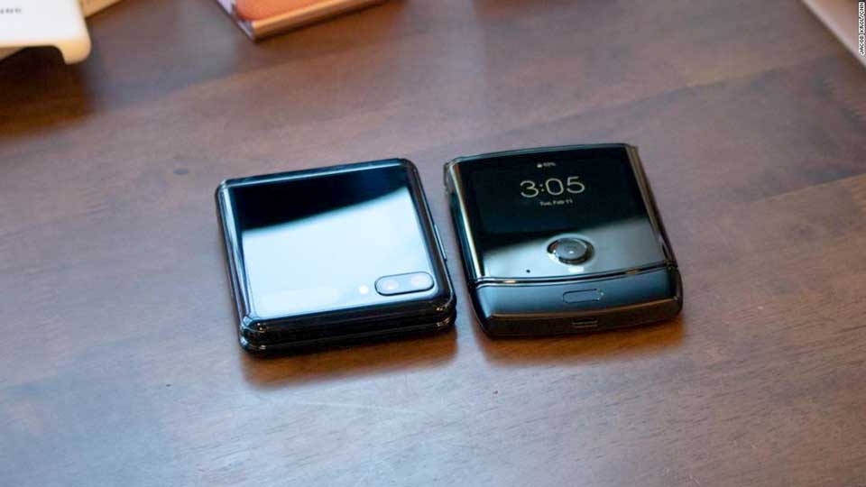 Samsung Galaxy Z Flip vs Motorola Razr
