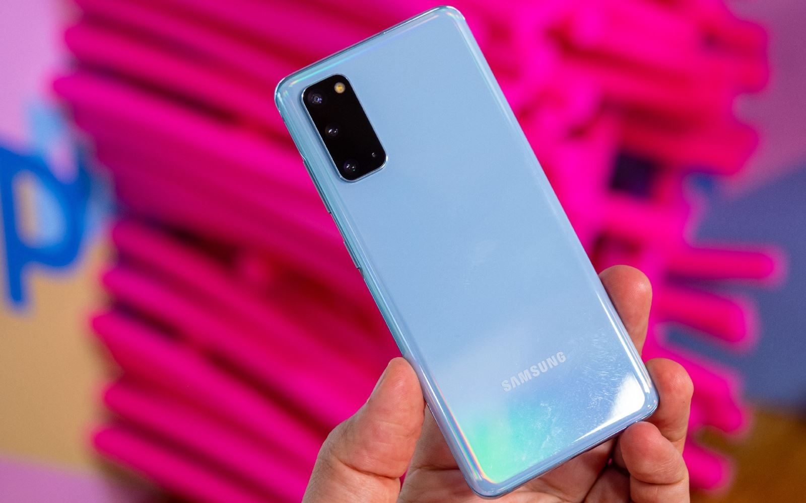 Tại sao bạn nên mua Samsung Galaxy S20 thay vì S20+ và S20 Ultra