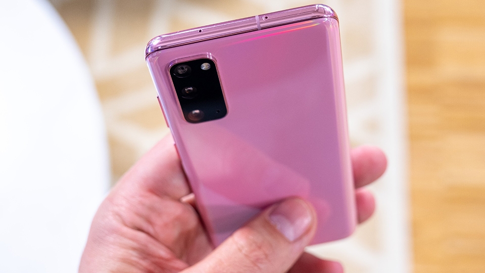 Tại sao bạn nên mua Samsung Galaxy S20 thay vì S20+ và S20 Ultra