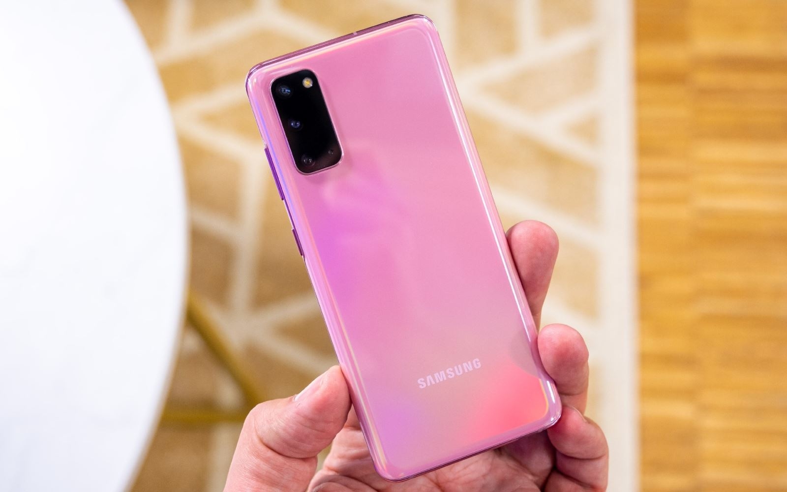 Tại sao bạn nên mua Samsung Galaxy S20 thay vì S20+ và S20 Ultra