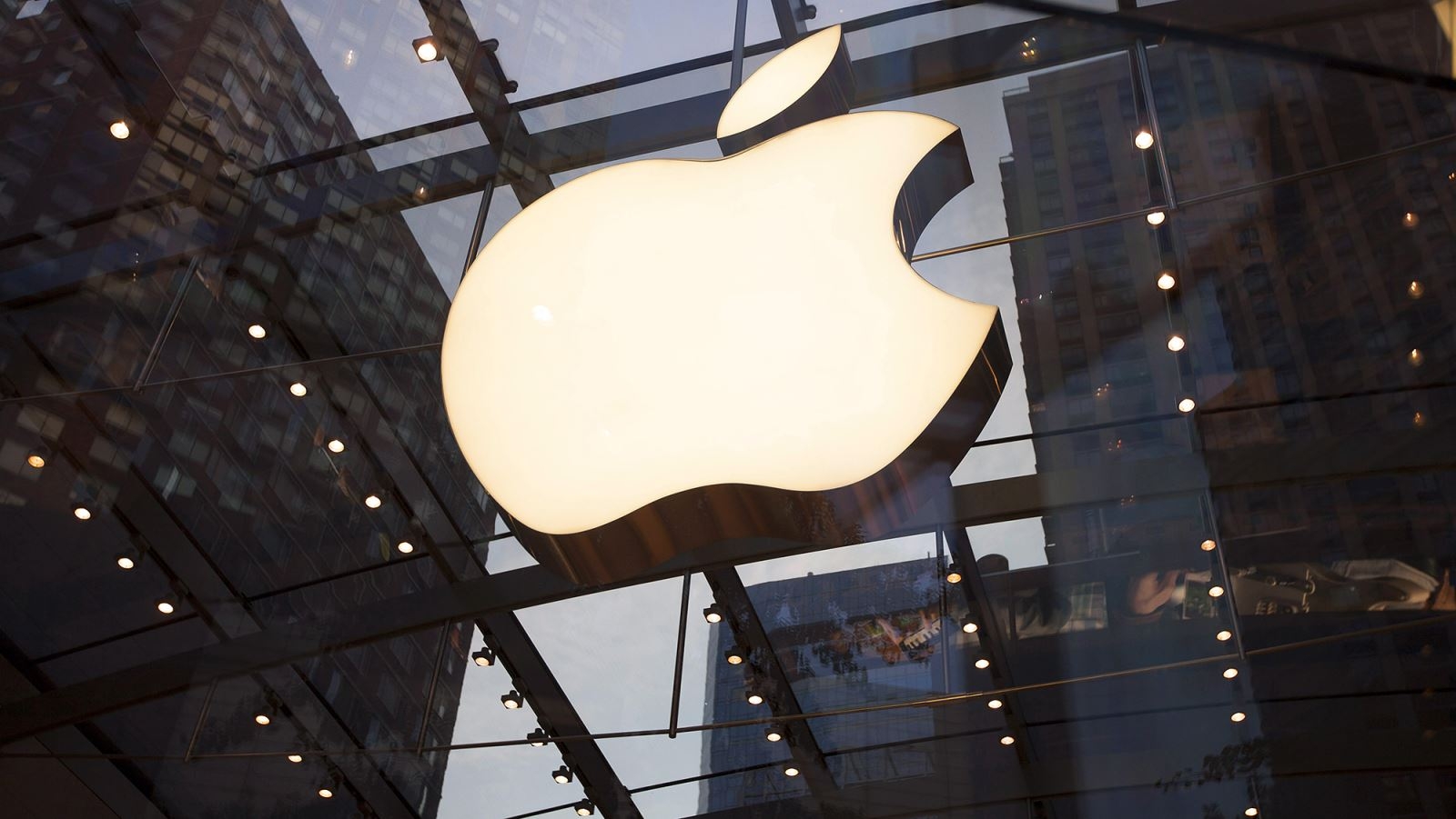 Cổ phiếu của Apple tăng mạnh, tỷ phú Warrent Buffet bắt đầu chốt lãi Cổ phiếu của Apple tăng mạnh, tỷ phú Warrent Buffet bắt đầu chốt lãi