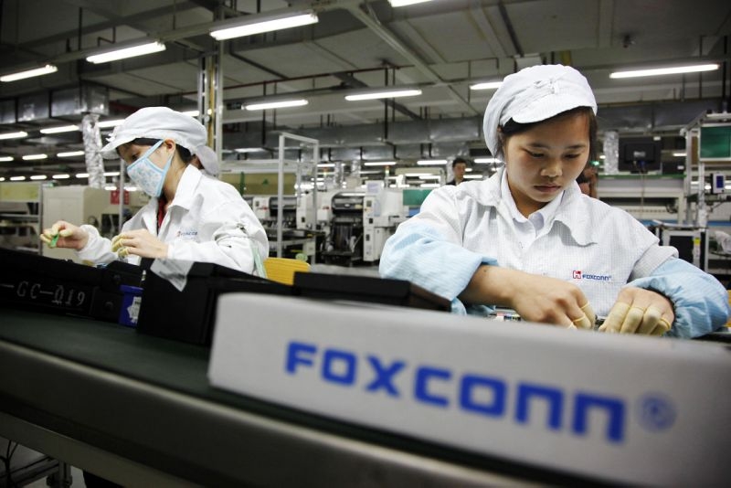 Thúc đẩy sản xuất iPhone, Foxconn thưởng tiền cho nhân viên cũ quay lại
