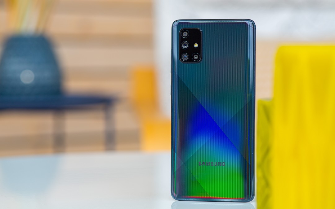Chi tiết thiết kế Samsung Galaxy A71