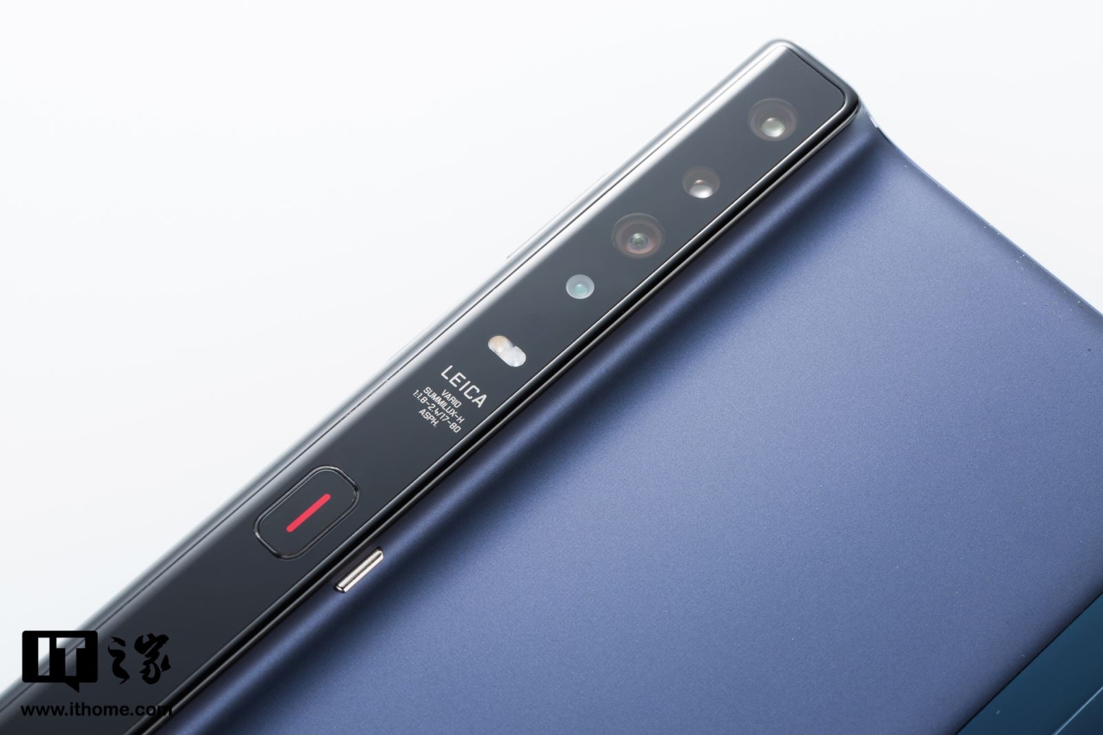 Có gì bên trong hộp đựng của Huawei Mate Xs? 6