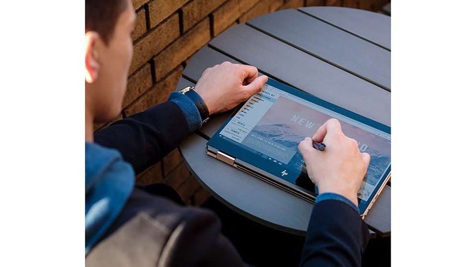 Laptop HP Spectre x360 2020 09