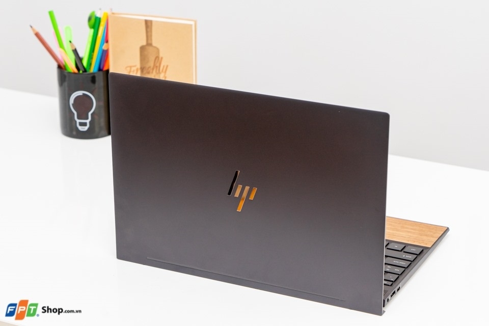 HP Envy 13-aq1048TU gỗ 004