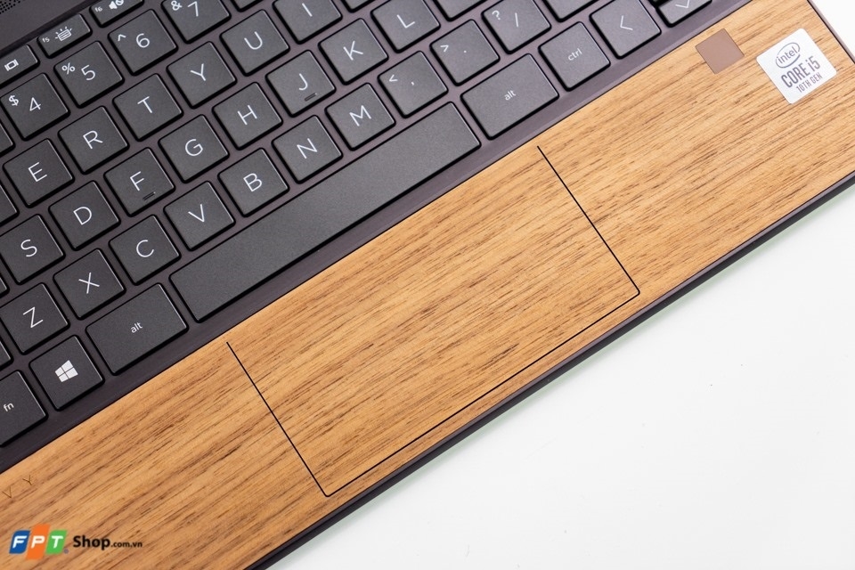 HP Envy 13-aq1048TU gỗ 001