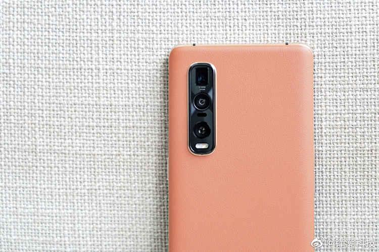Ngắm vẻ đẹp mặt lưng da OPPO Find X2 Pro trong những khuôn hình thực tế 2