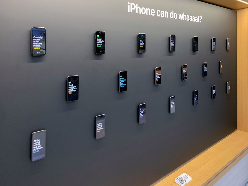 Apple giới thiệu “iPhone có thể làm gì?” trên màn hình Apple Store