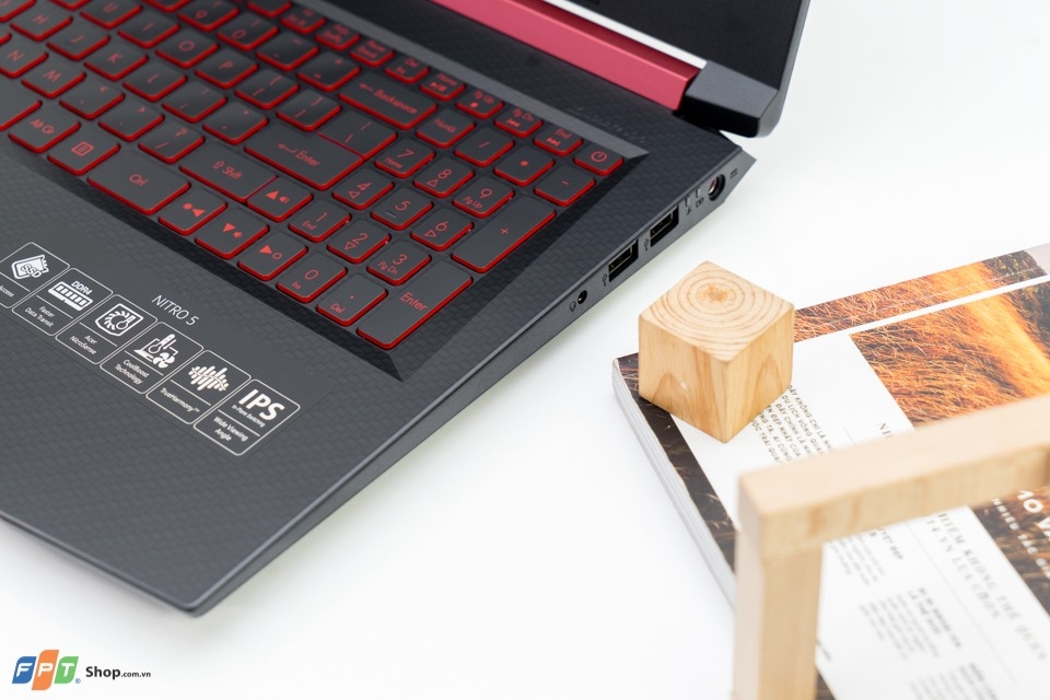Acer Nitro AN515-42-R8A0 02 Acer Nitro AN515-42-R8A0 02