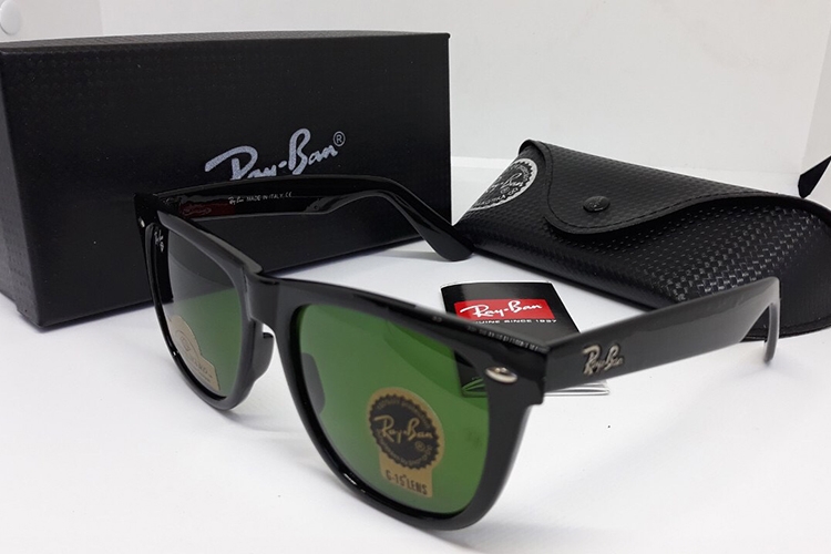 4 chiếc kính mắt Ray-Ban unisex phù hợp cho các cặp đôi 2