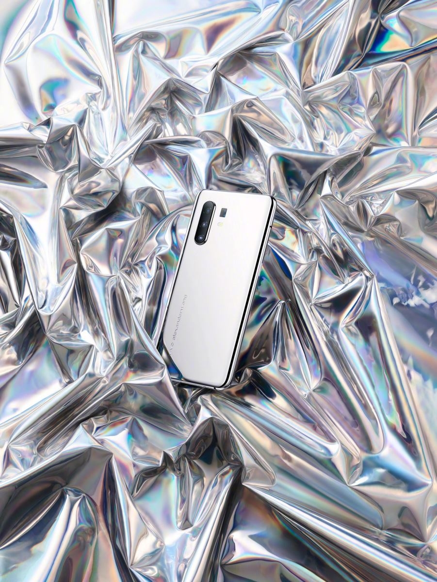 Ngắm Vivo X30 Pro phiên bản Mirror Edition mặt lưng gương đẹp lộng lẫy 4