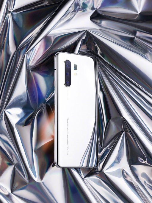 Ngắm Vivo X30 Pro phiên bản Mirror Edition mặt lưng gương đẹp lộng lẫy 5