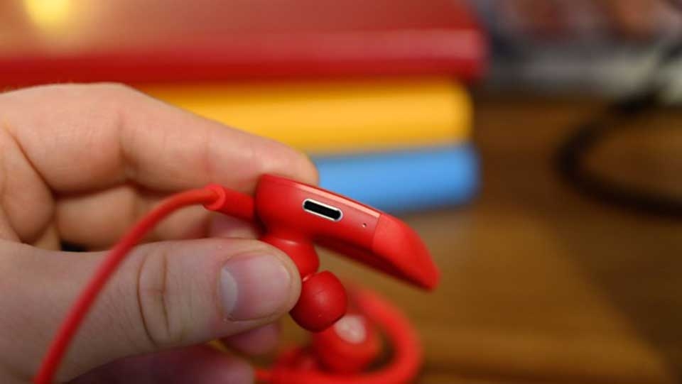Powerbeats 4