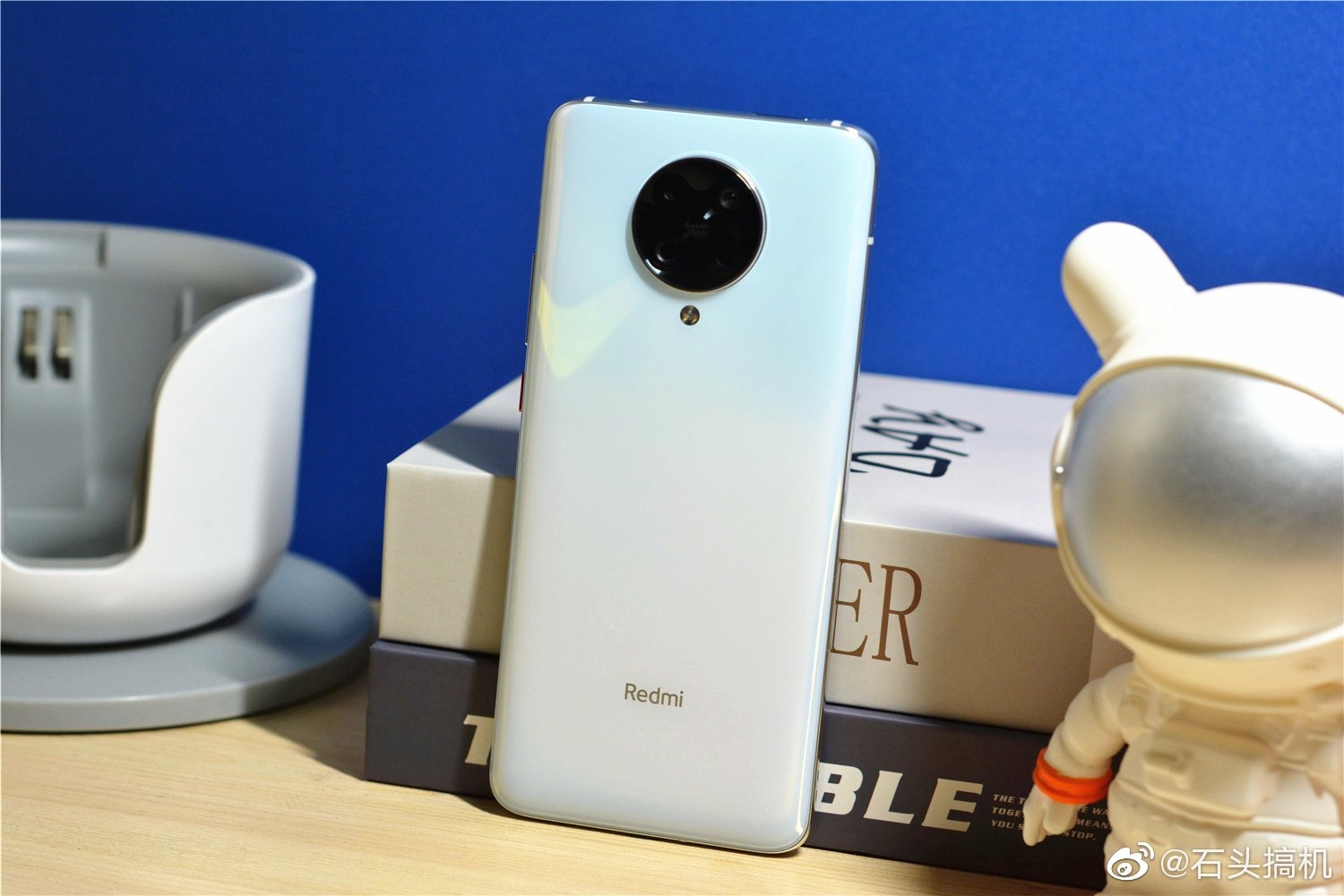 Ngắm Redmi K30 Pro khoe dáng với cả 4 màu tùy chọn trong những khuôn hình chân thực nhất 5