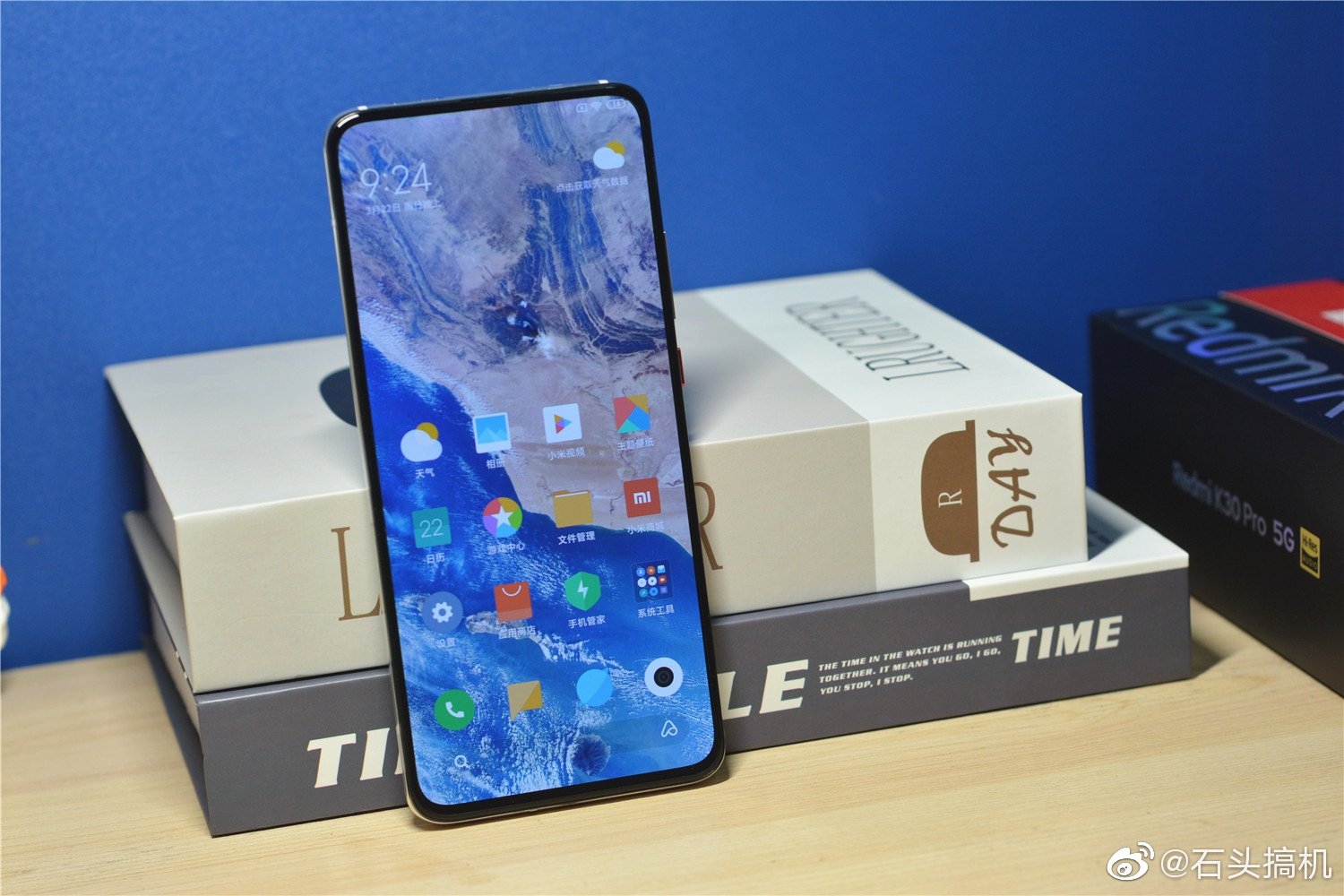Ngắm Redmi K30 Pro khoe dáng với cả 4 màu tùy chọn trong những khuôn hình chân thực nhất 2