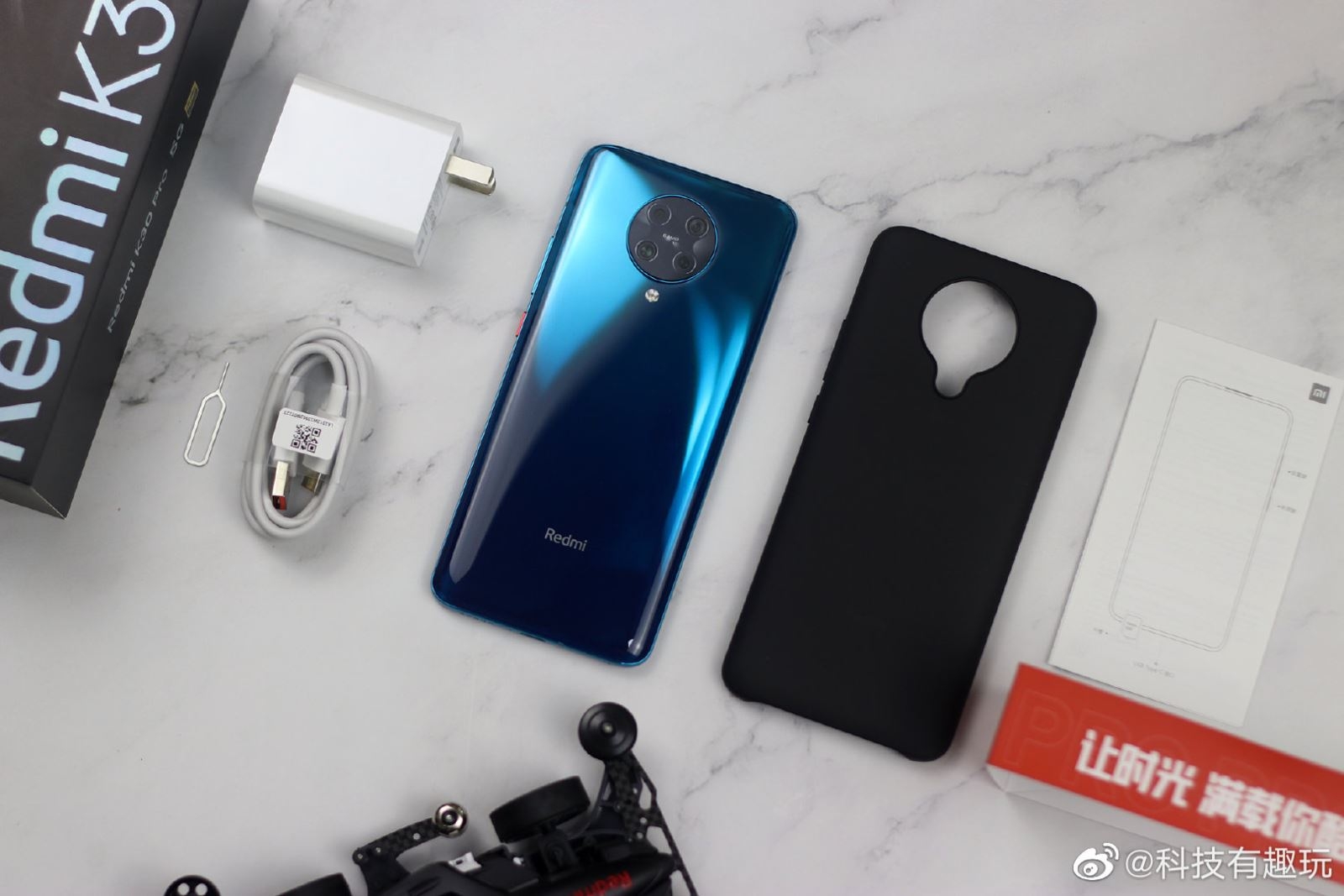 Ngắm Redmi K30 Pro khoe dáng với cả 4 màu tùy chọn trong những khuôn hình chân thực nhất 6