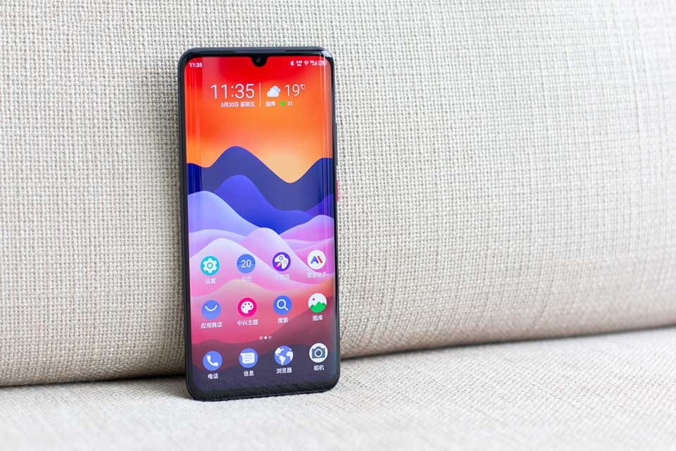 ZTE Axon 11 ZTE Axon 11