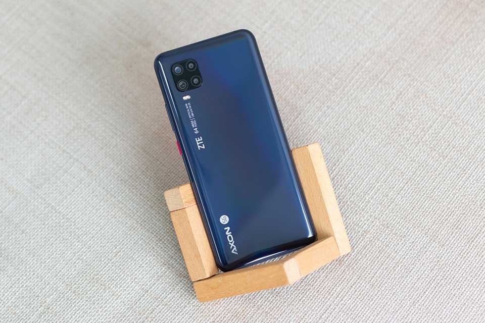 ZTE Axon 11 ZTE Axon 11