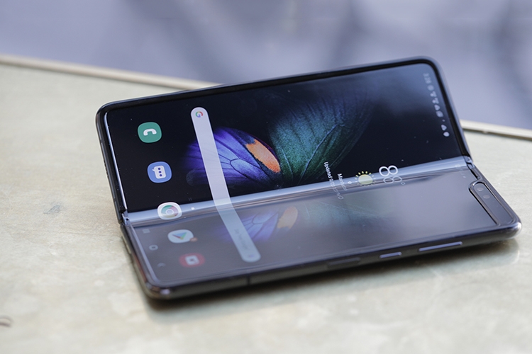 Xuất hiện thông tin về giá, cấu hình và camera của Galaxy Fold 2 1