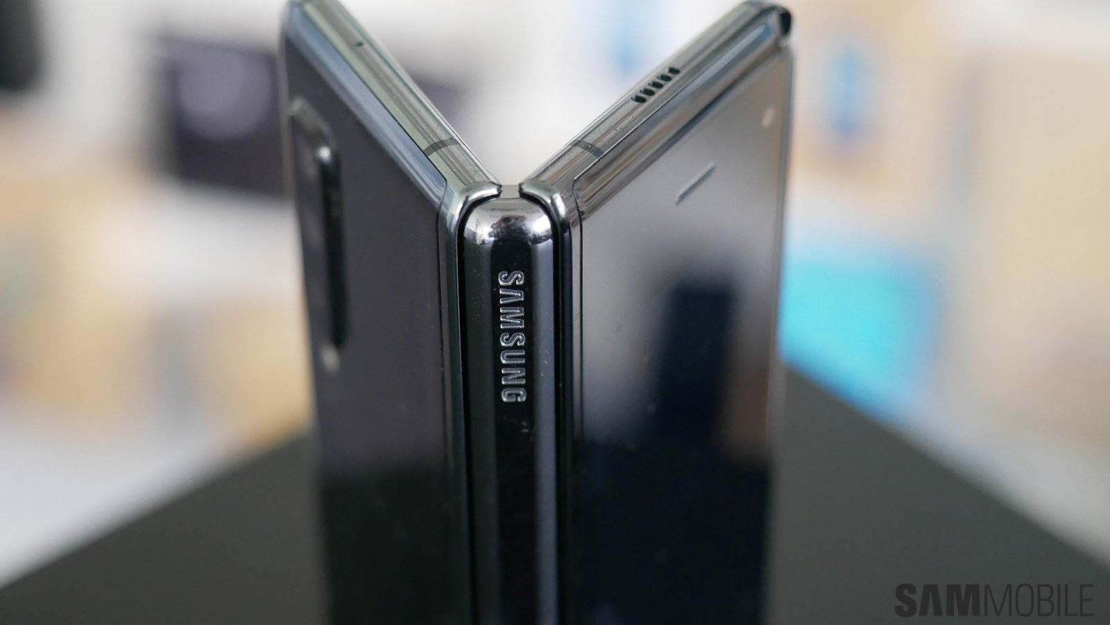Samsung Galaxy Fold sắp nhận một số tính năng 'xịn xò' từ Galaxy S20