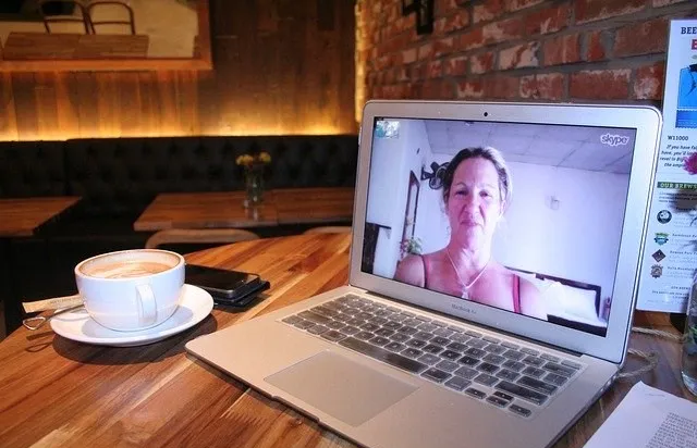 gọi video trên skype và whatsapp