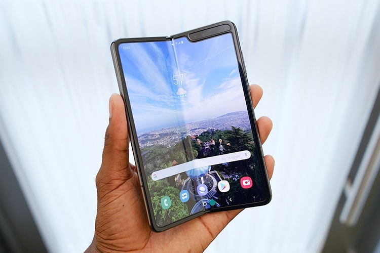 Samsung đang đắn đo việc dùng kính siêu mỏng trên Galaxy Fold 2 1
