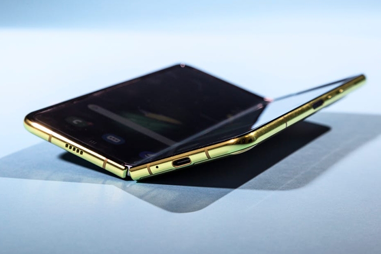 Samsung đang đắn đo việc dùng kính siêu mỏng trên Galaxy Fold 2 2