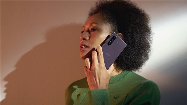 Xperia 1 II sẽ được bán ra vào cuối tháng này với giá 1,200 Euro