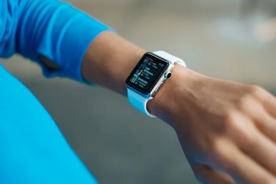 Apple phát hành watchOS 6.2.5 developer beta 2