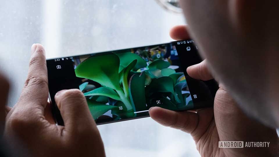 Motorola Edge Plus Motorola Edge Plus