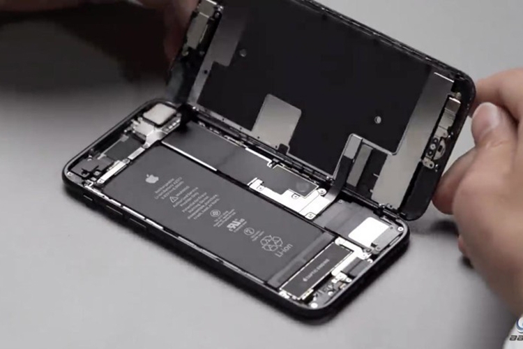 iPhone SE tái sử dụng một vài linh kiện phù hợp của iPhone 8 1