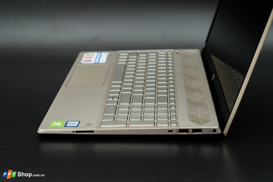 HP Pavilion 15-cs3011TU