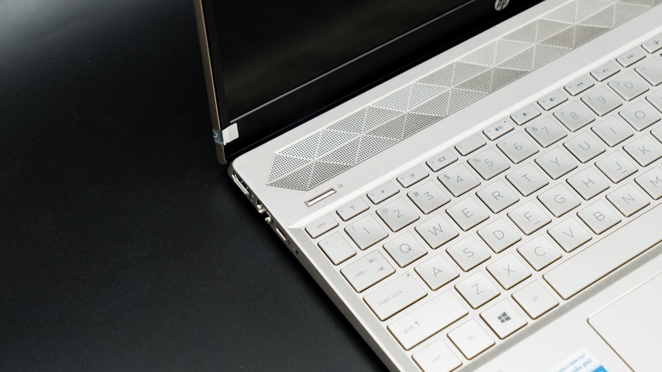 HP Pavilion 15-cs3011TU