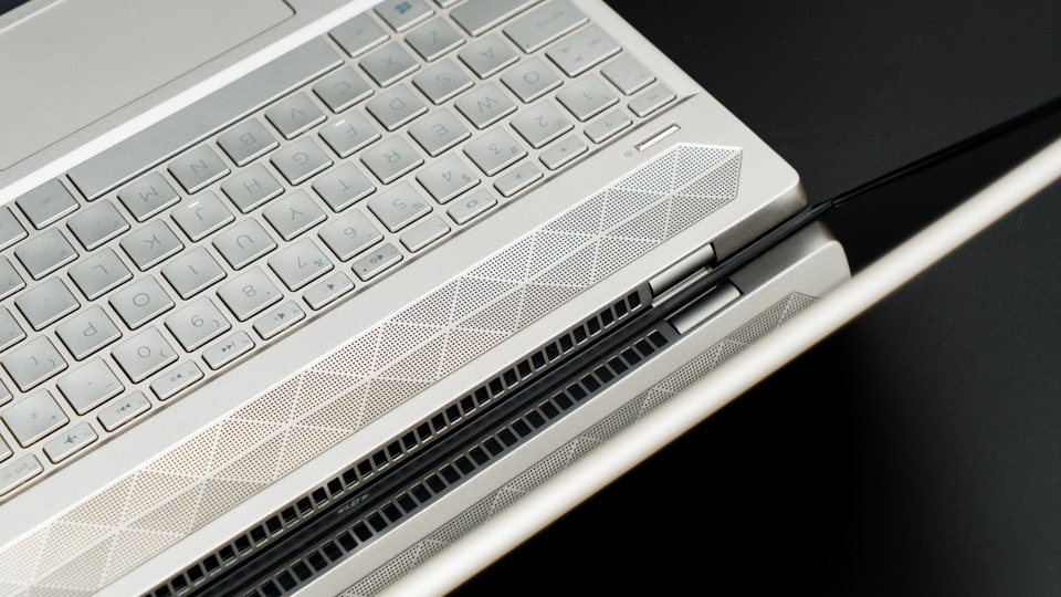 HP Pavilion 15-cs3011TU