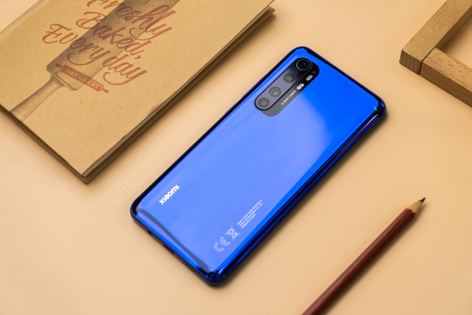 trên tay Mi Note 10 Lite
