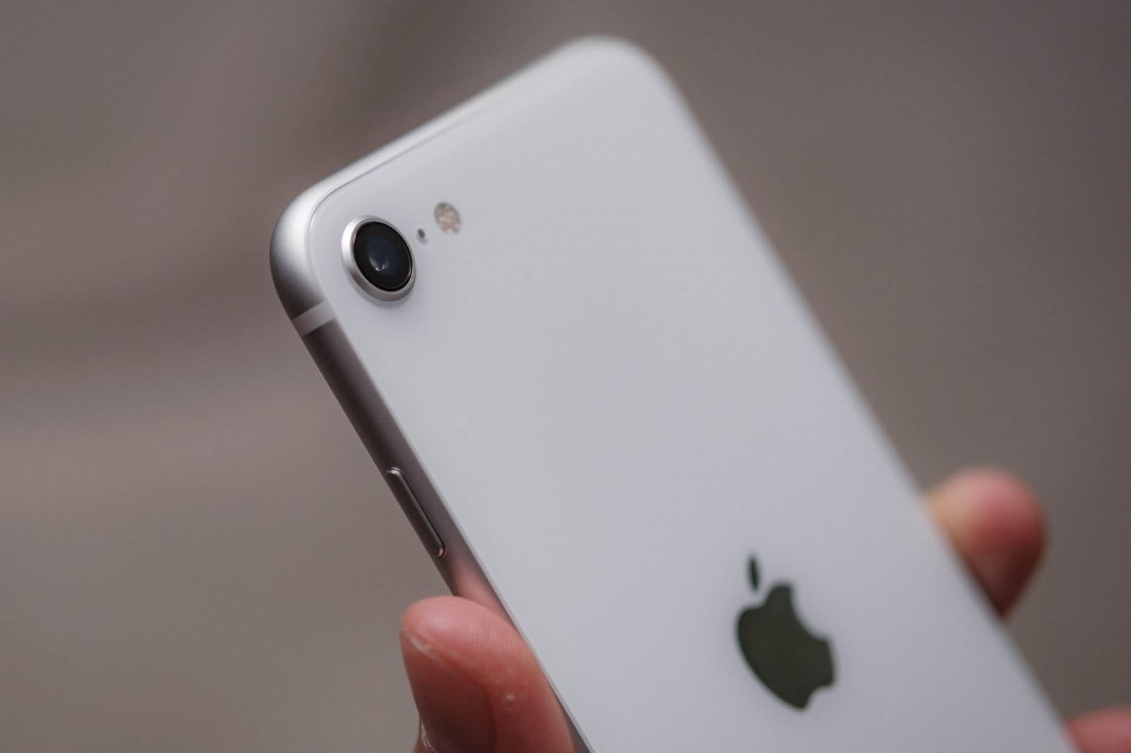 camera iPhone SE 2020