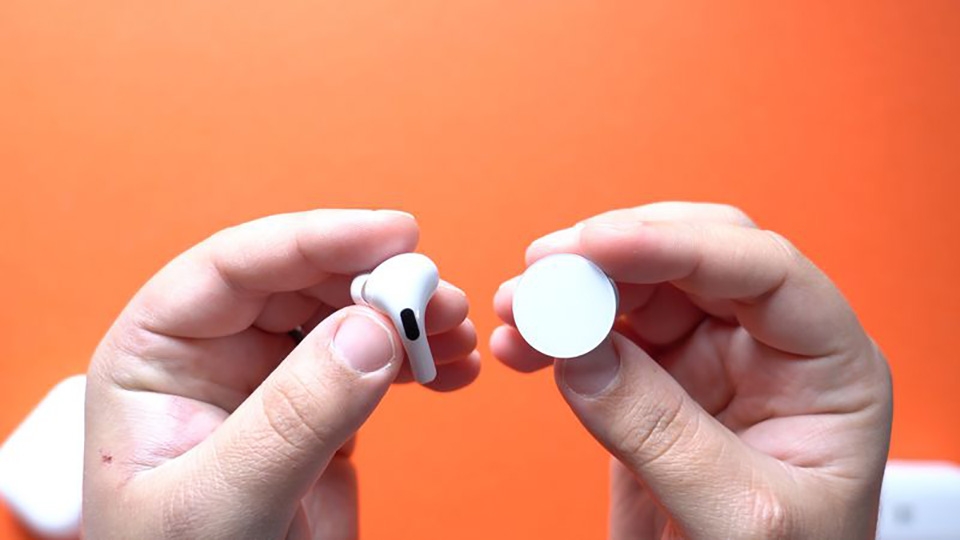 So sánh Surface Ear và Apple AirPods (ảnh 4) So sánh Surface Ear và Apple AirPods (ảnh 4)
