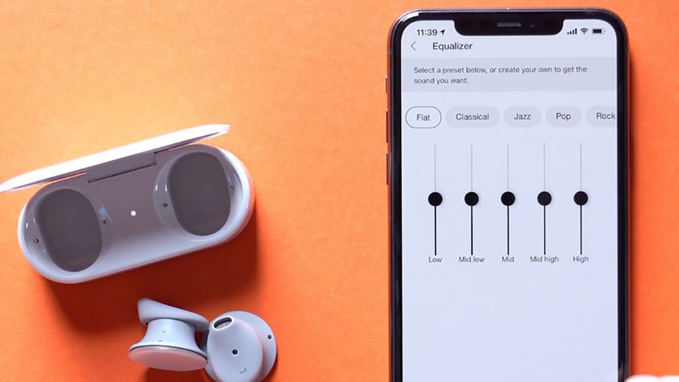So sánh Surface Ear và Apple AirPods (ảnh 5) So sánh Surface Ear và Apple AirPods (ảnh 5)