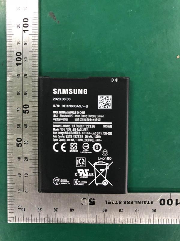 Samsung sẽ quay lại dùng thiết kế pin rời cho smartphone giá rẻ?