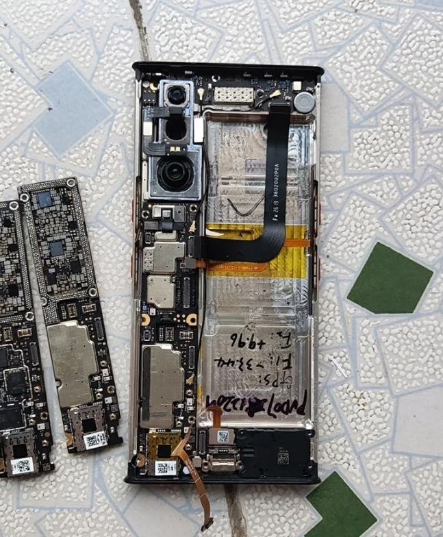 Hé mở hệ thống linh kiện bên trong siêu phẩm Xiaomi Mix Alpha 2