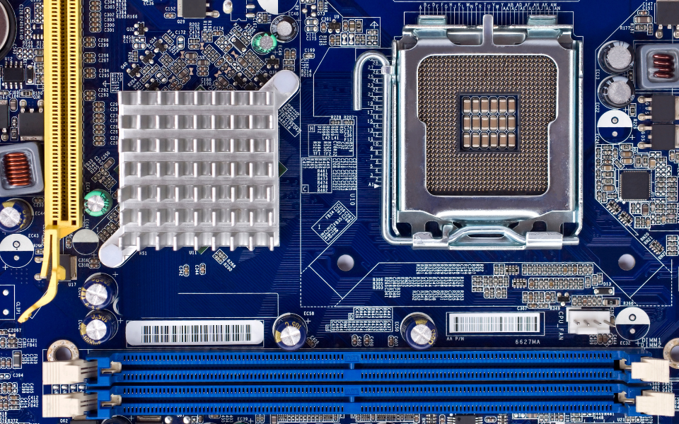 Bo mạch chủ điều khiển tốc độ và đường truyền dữ liệu