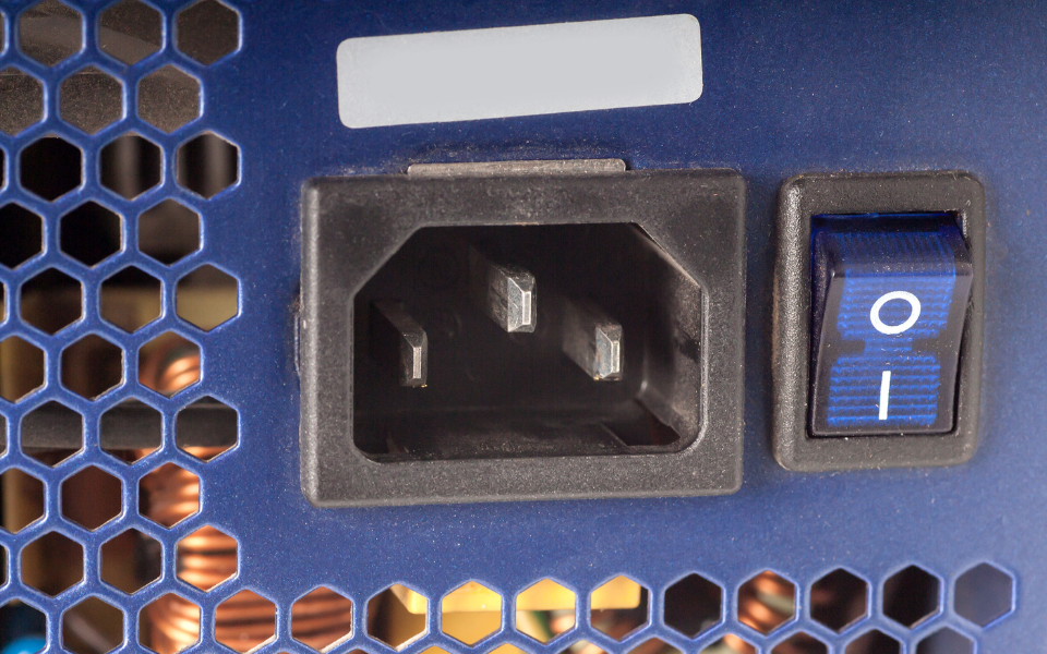 PSU ẩn sâu bên trong thùng máy