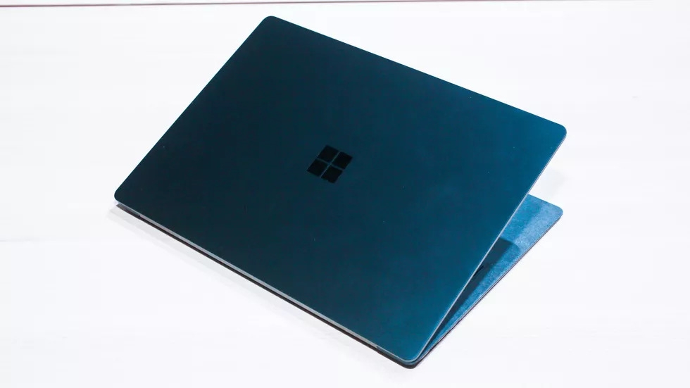 AMD Ryzen 4000 series là chip được chọn trên Surface Laptop 4