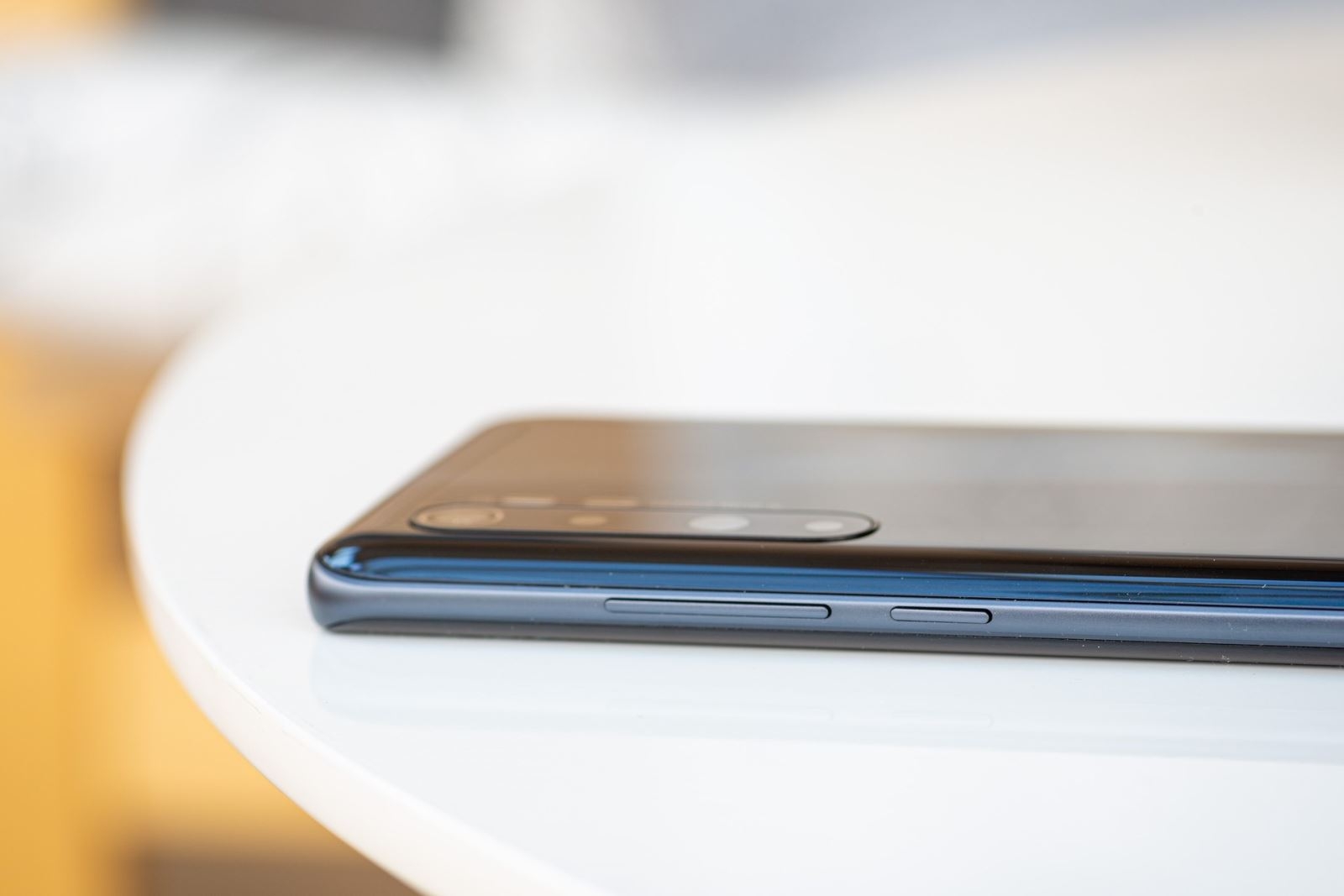 Đánh giá thiết kế Xiaomi Mi Note 10 Lite